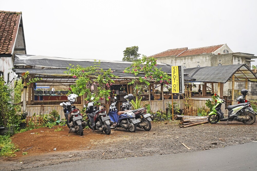 Hotel O Eco Tourism Desa Cipada Bukit Senyum Homestay Syariah view 5