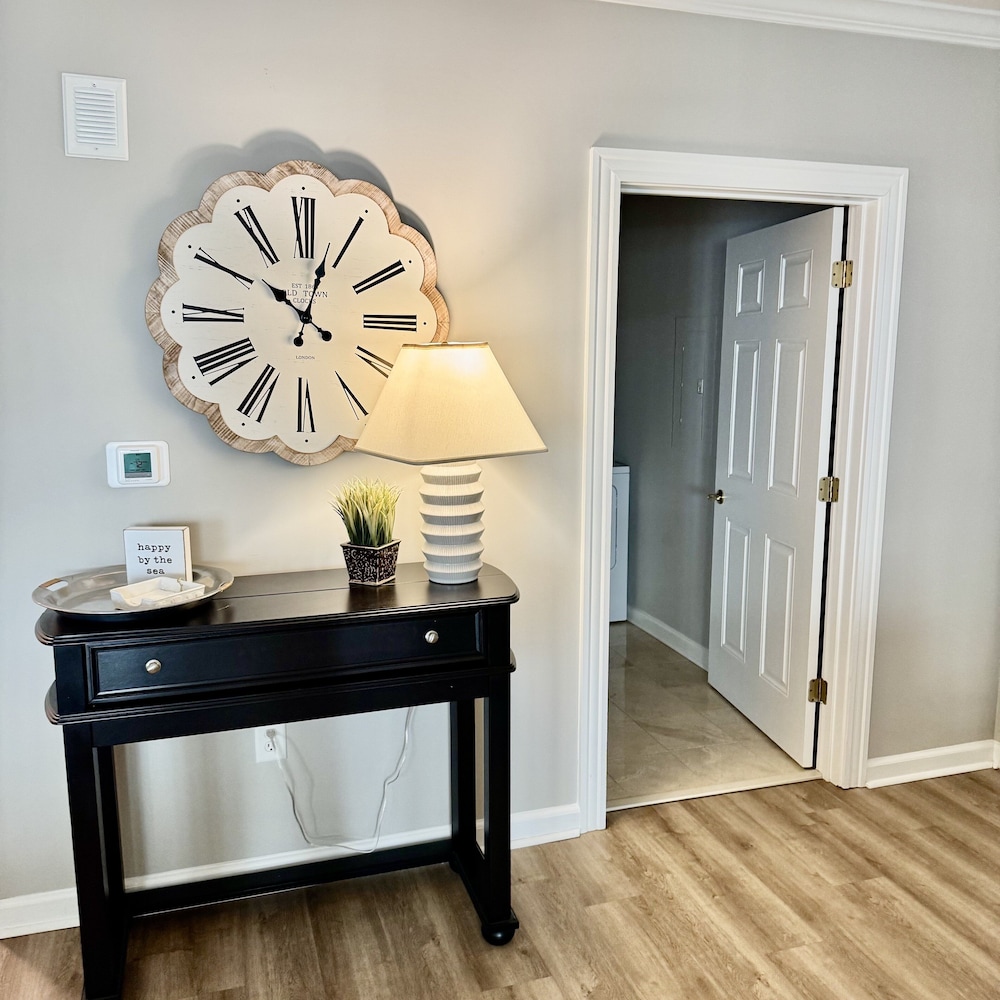 Oceanview Condo With Amenities, 703 Royale Palms 2 Bedroom Condo