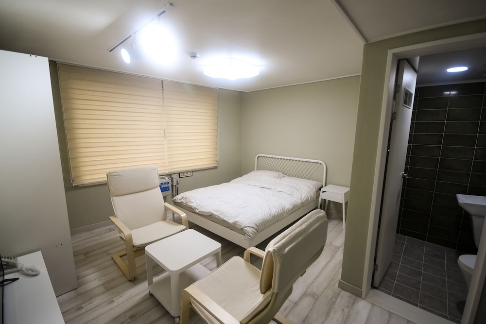 BLUEHUM Guesthouse - Hostel