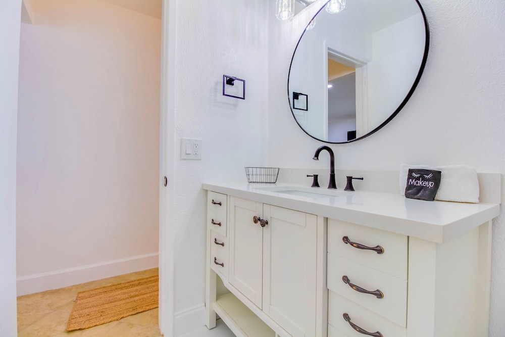 Beautiful 3 2 Home in Pompano Beach - Close to Beach