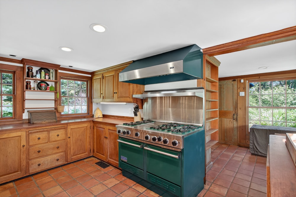 Storybook 330 Year Old Enchanting Estate 5 Bedroom Estate
