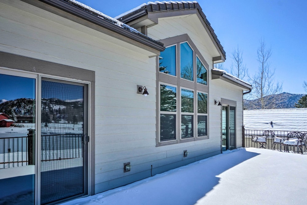 Estes Park House w/ Mtn Views - STR License 3154 - Property Image 4