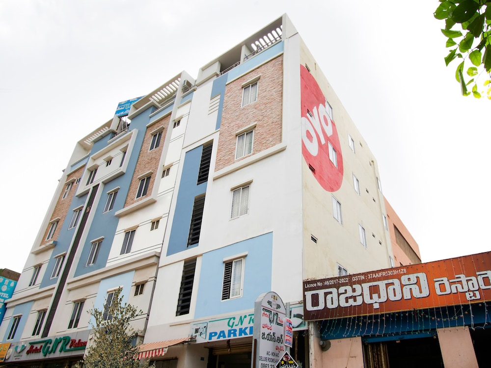 OYO 15936 Hotel Gnr Residency