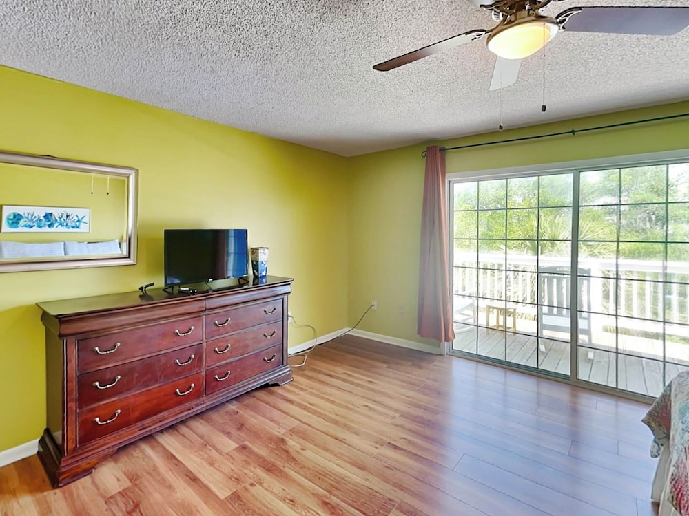 Sea Walk Cottage by Tybee Vacation Rentals