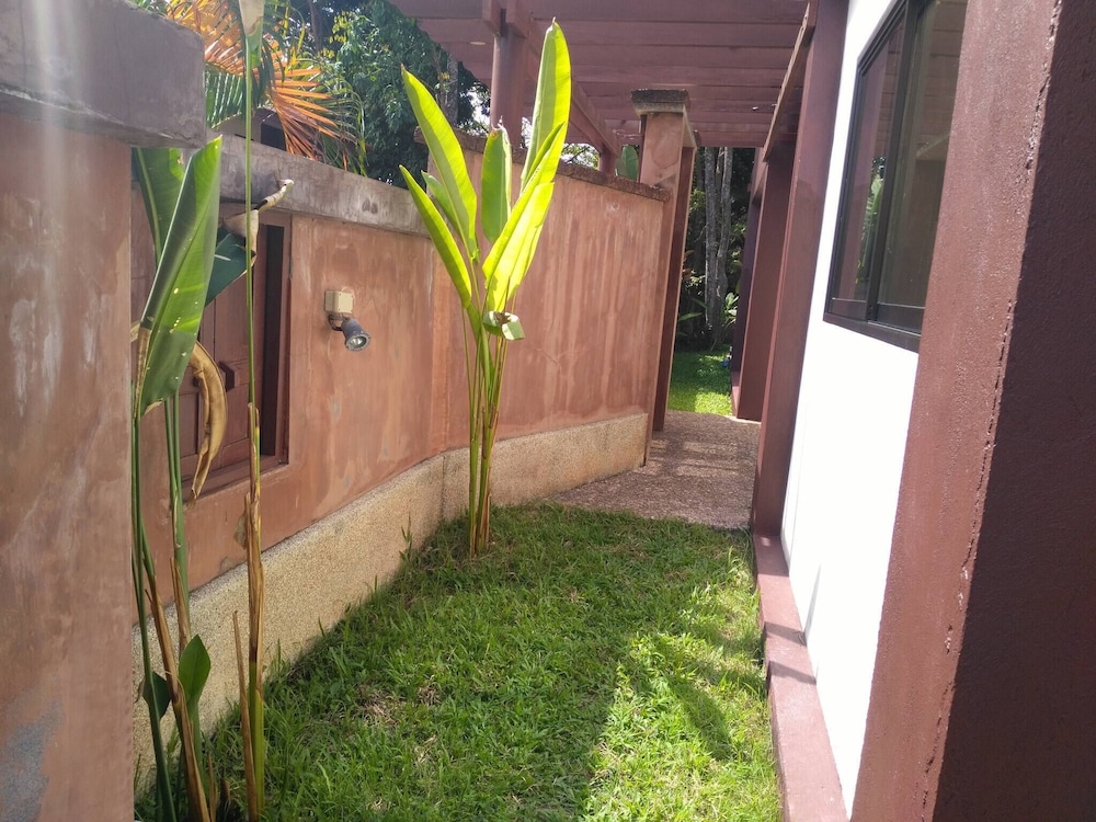 Three Bedroom Balinese Villa - a Shared Pool