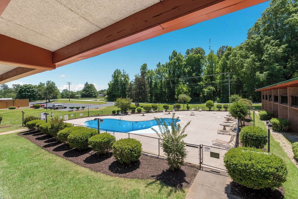 Econo Lodge, Photo 12