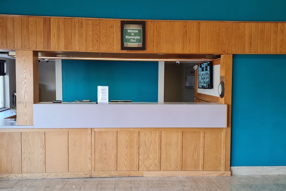 Bloomington Vacations - Bloomington Inn I-55 and I-74 - Property Image 17