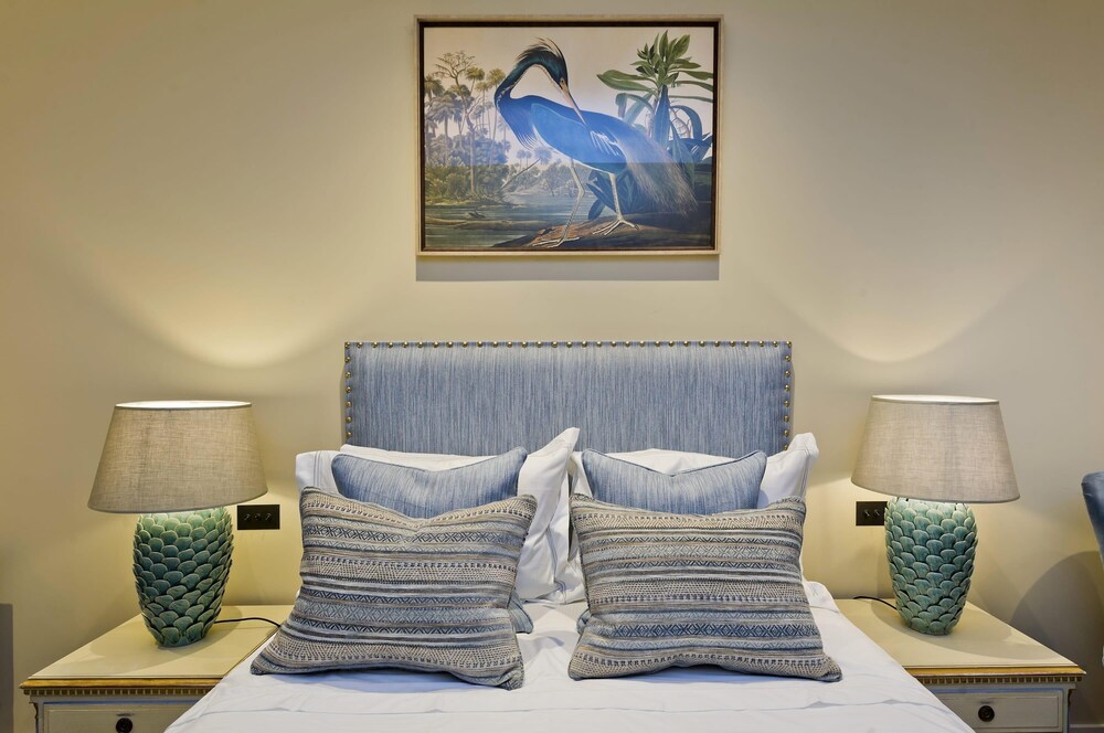 Stunning 5 bed Fulham Home w Indoor Pool Sauna and Private Garden