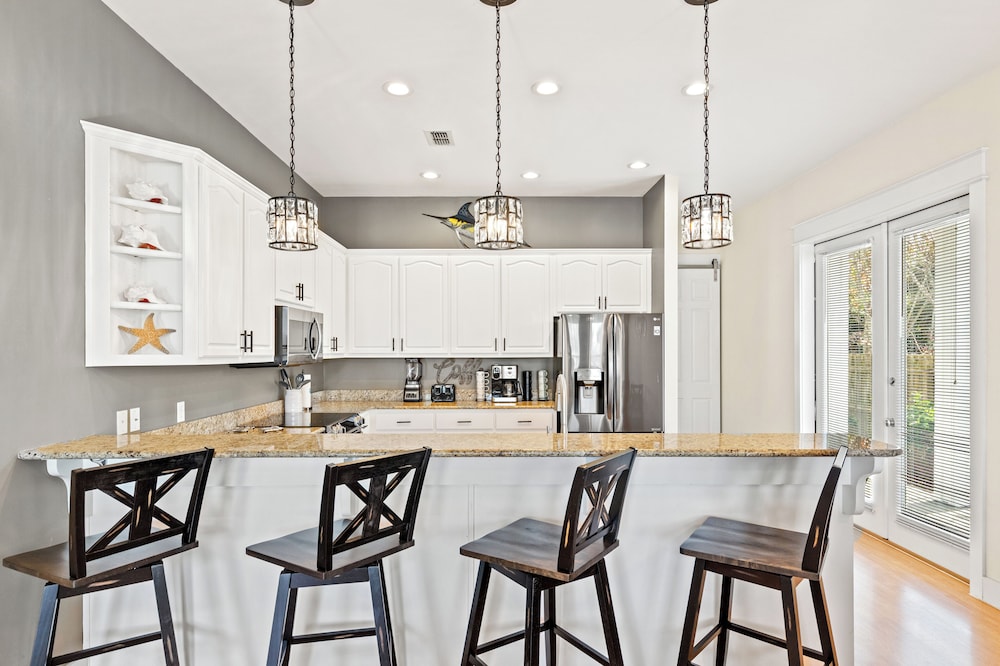 Beach House Spacious 4BR Retreat With Gulf Views & Observation Deck!