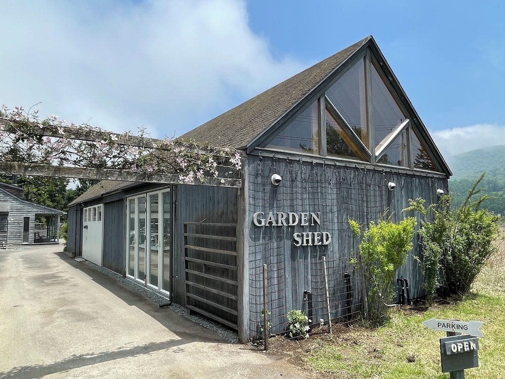 GARDEN SHED