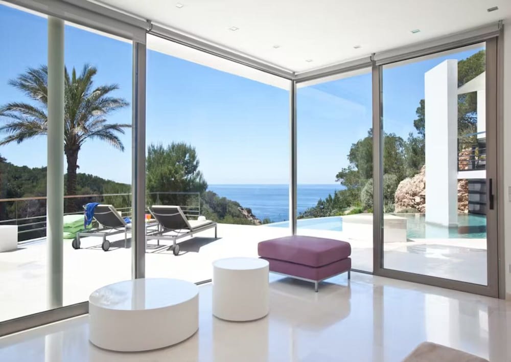 Appealing Villa With Private Terrace