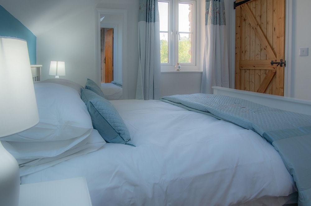 Glebe Cottage - St Florence view 3
