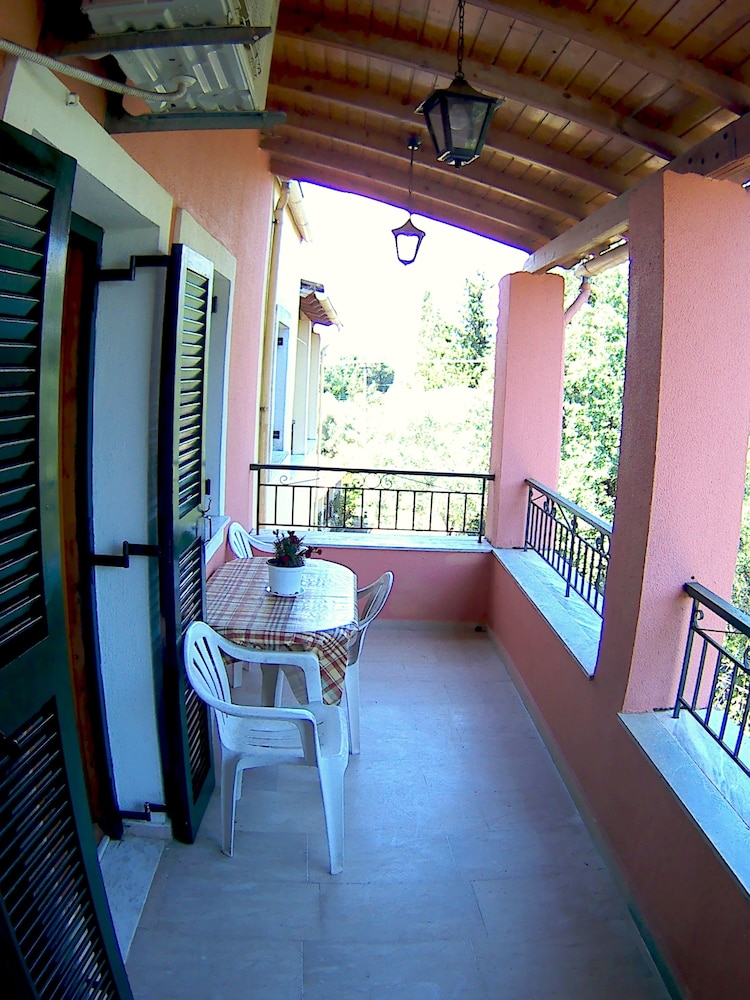Joanna Apartments