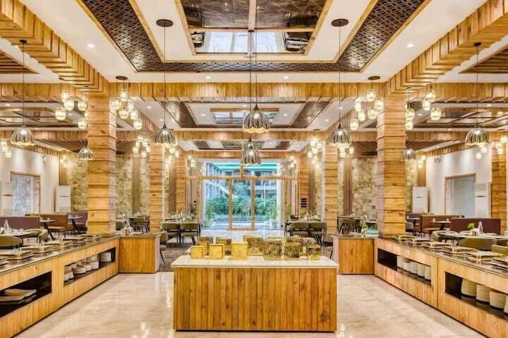 Corbett Elegant Retreat