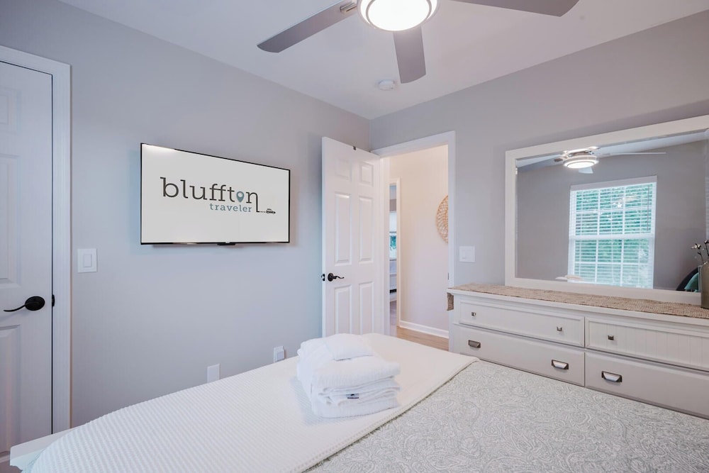 Lowcountry Lodge! In the Heart of Historic Old Town Bluffton SC