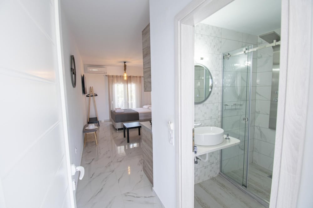 Nikiti Central Suites 3 by Travel Pro Services photo 3