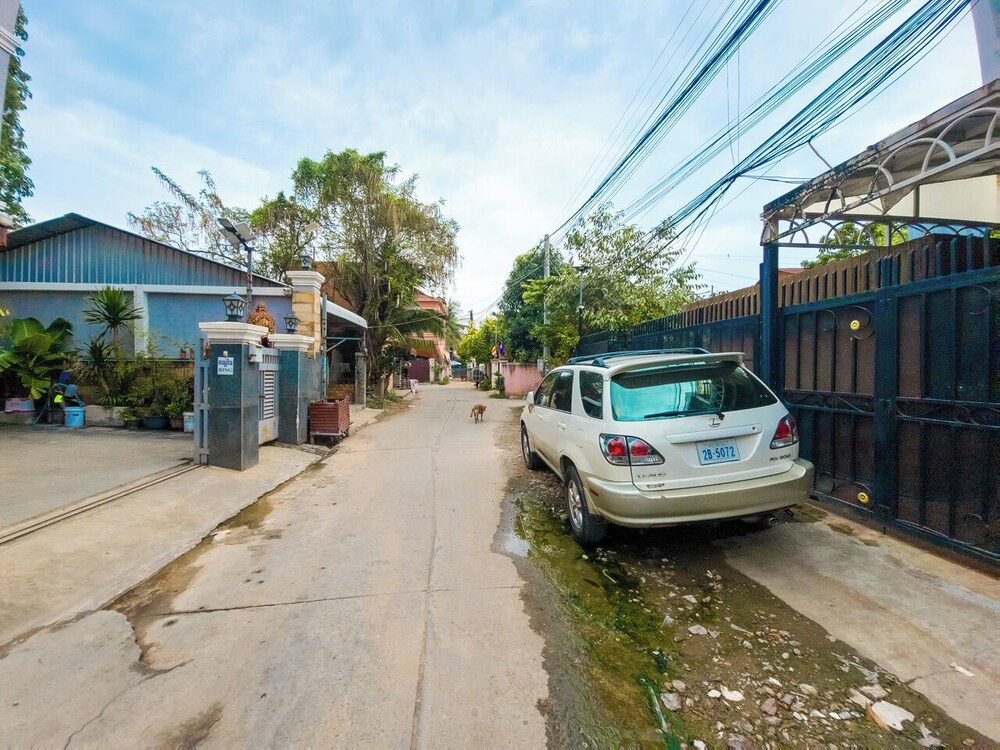 Sat Chamroeun Residence