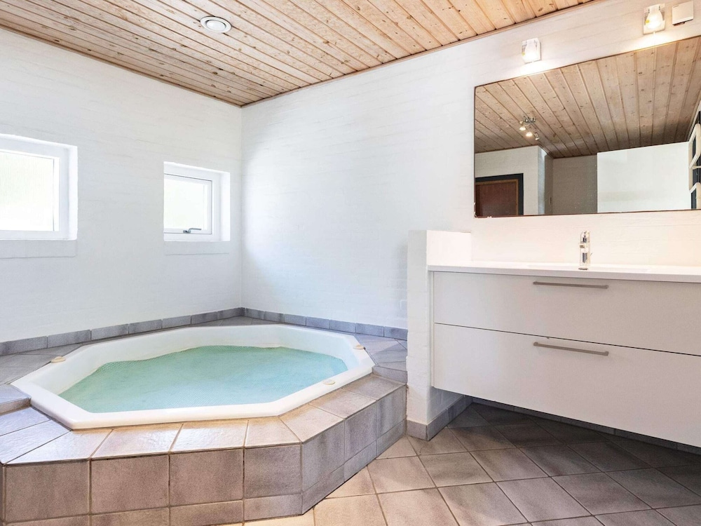 Renovated Retreat Near Beach - By Traum Ferienwohnungen view 3