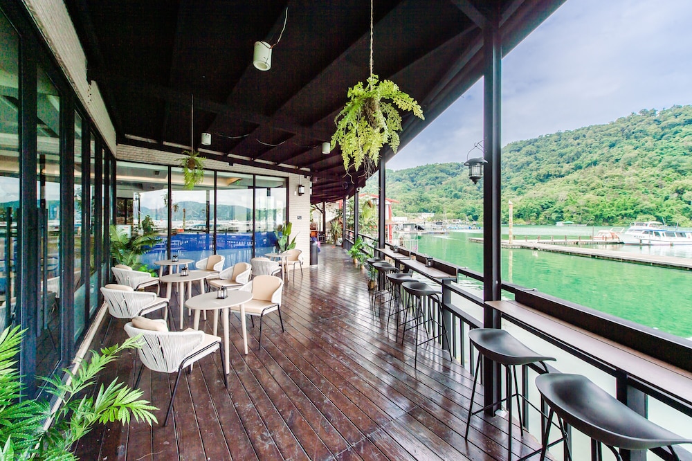 Shui Yang Lakeview House with Elevator view 3