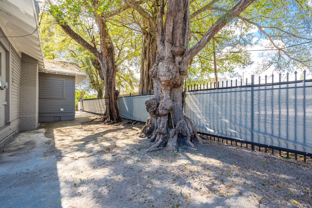 Modern & Cozy 5BD House in Buenavista