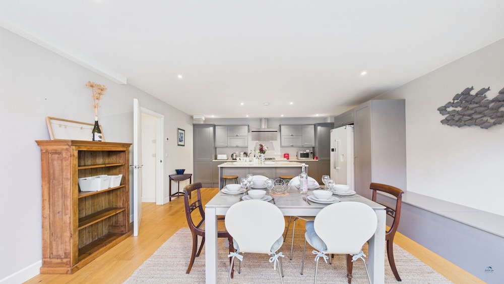 Union Road Where Coastal Calm Meets Conscious Living