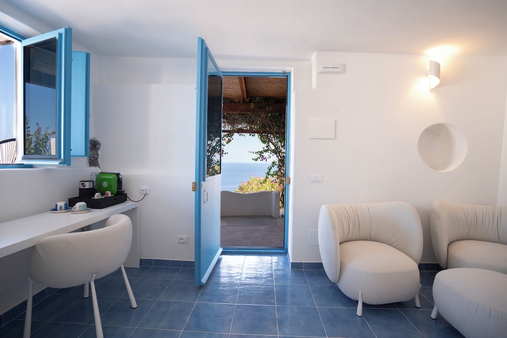 Borgo del Cannitello Romantic Resort