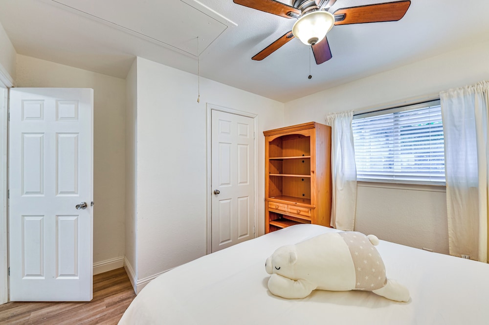 Spacious Family Home w/ Fenced Yard in DFW Area