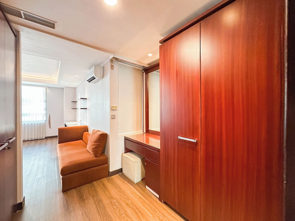 Spacious And Strategic Location 3Br At Kondominium Regensi Apartment