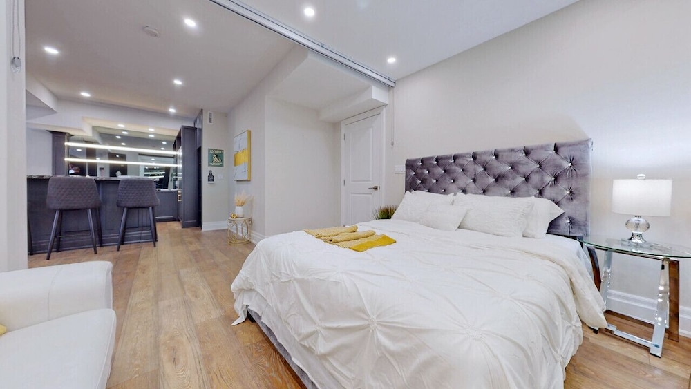Family Modern Walkout Basement w Sauna Ski Resort 30min