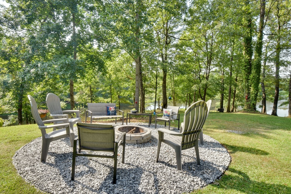 Waterfront Casabella Cottage w/ Kayaks & Fishing view 2
