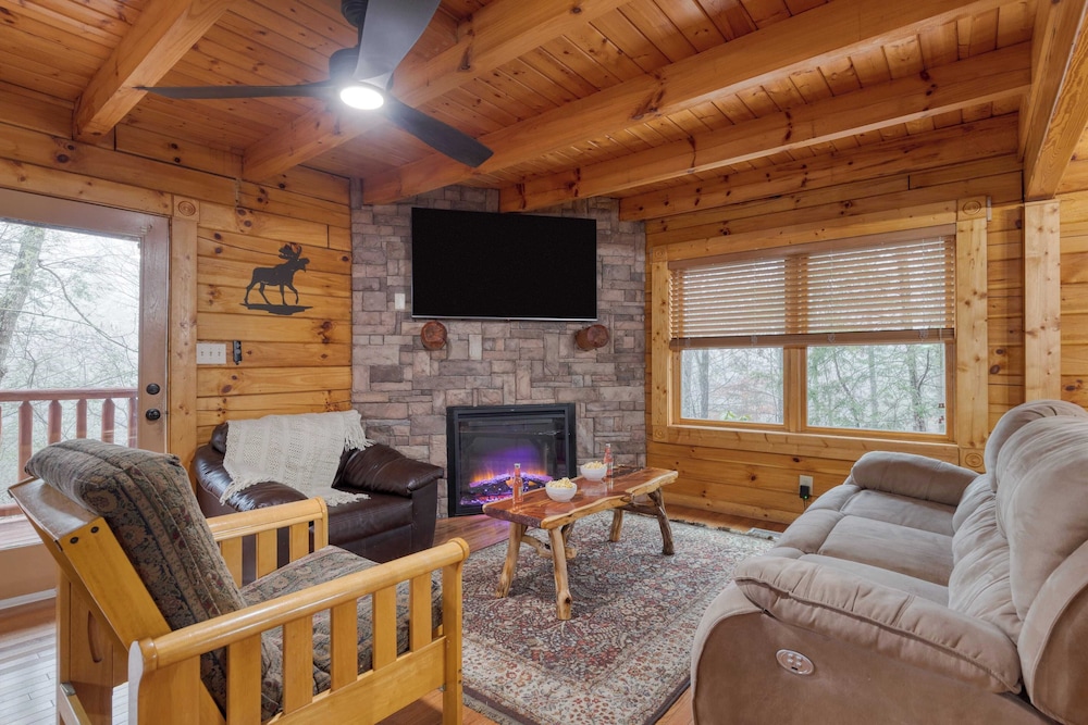 The Big Easy by Avantstay Hot Tub, Game Room, Spacious Deck Premier Location
