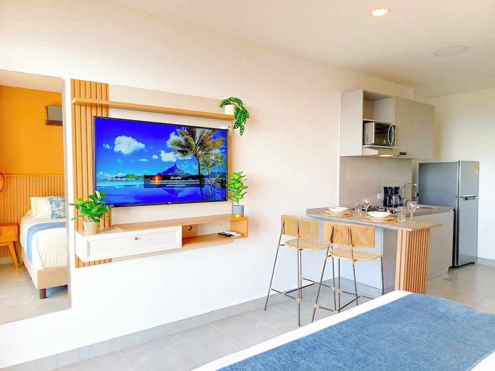 Santa Marina Luxury Stay - Ocean View