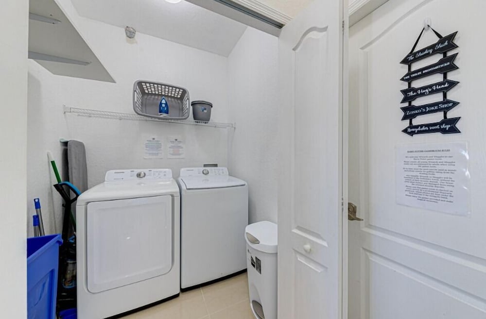 Elegant 4Br Retreat W/ Stylish Interior & Kitchen