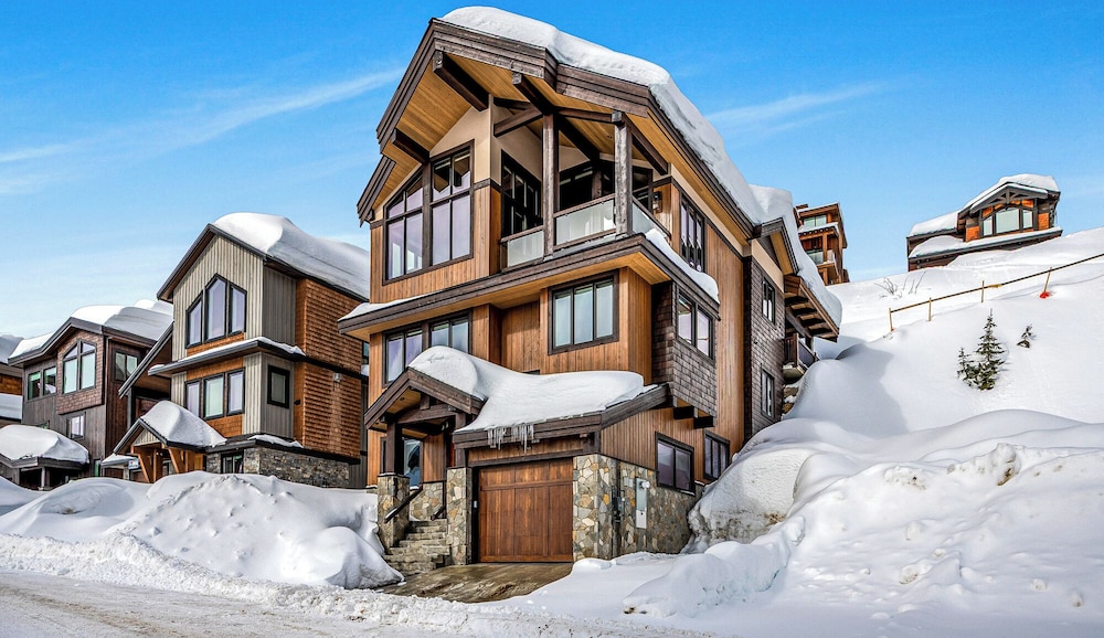 Opulence At Big White