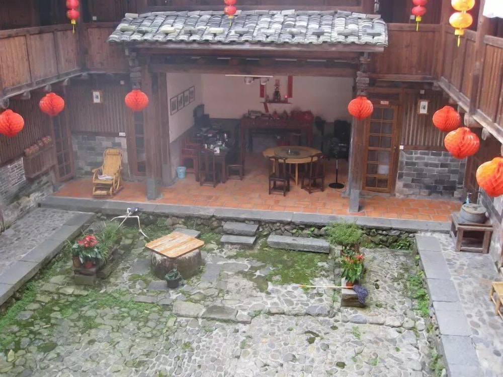 Nanjing Tulou Qingdelou Inn