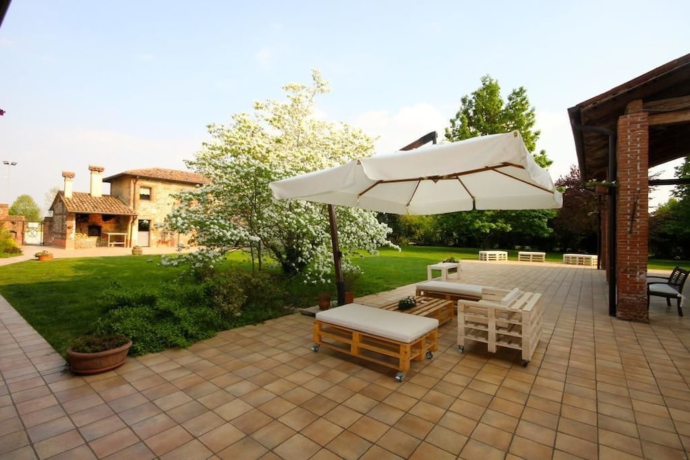 Agriturismo Borgo Tecla