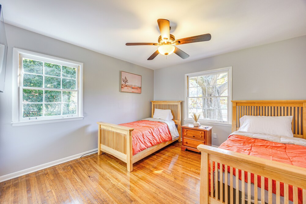 11 Mi to Dtwn Birmingham: Home w / Pool Table!