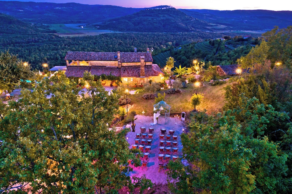 VILLA SANCTA MARIA