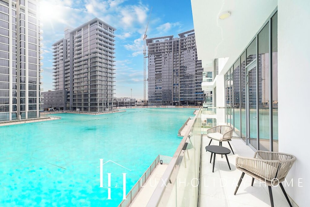 LUX Burj Khalifa Lagoon View Suite 2