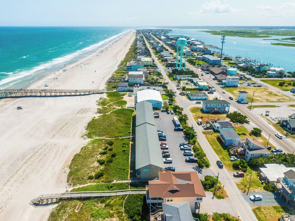 Sunshiny Daze by Topsail Realty