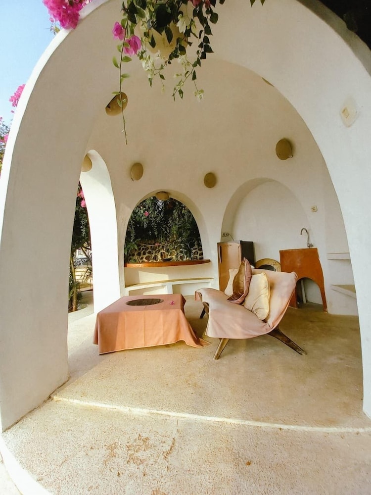 Mentigibay Dome Villa Lombok