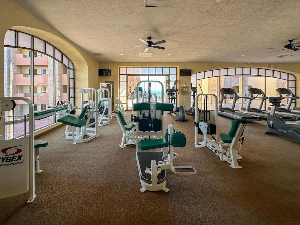 Steps to Sandy Beach Pool Renovated 2BR Condo