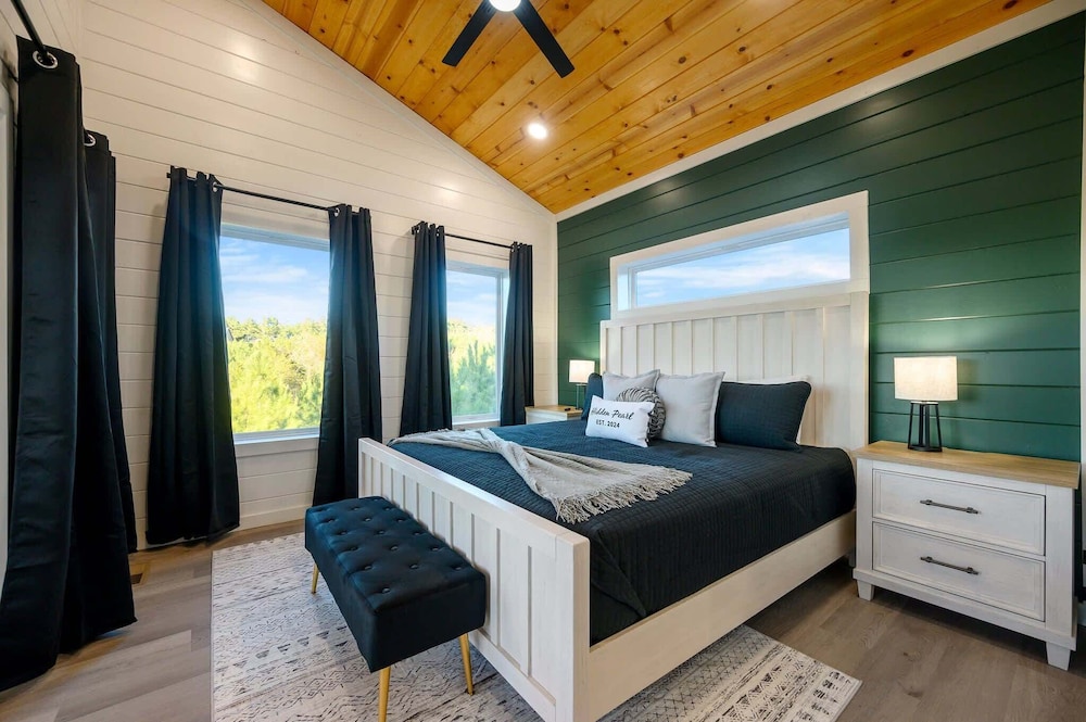 New, Modern, Bunk Room, Game Room, Playground, Hot tub