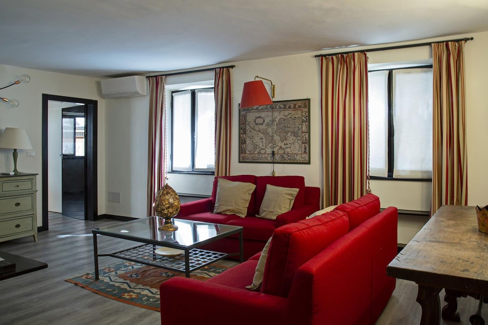 Luxury Apartment in the Heart of Genoa view 3