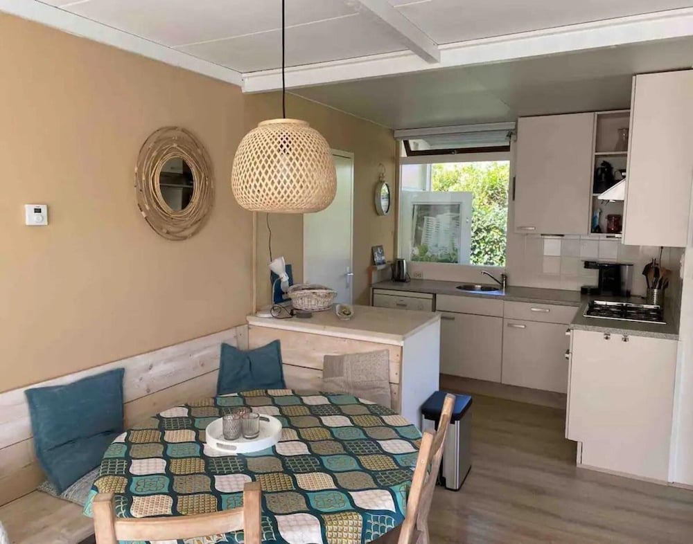 Sunny Garden Retreat Bungalow