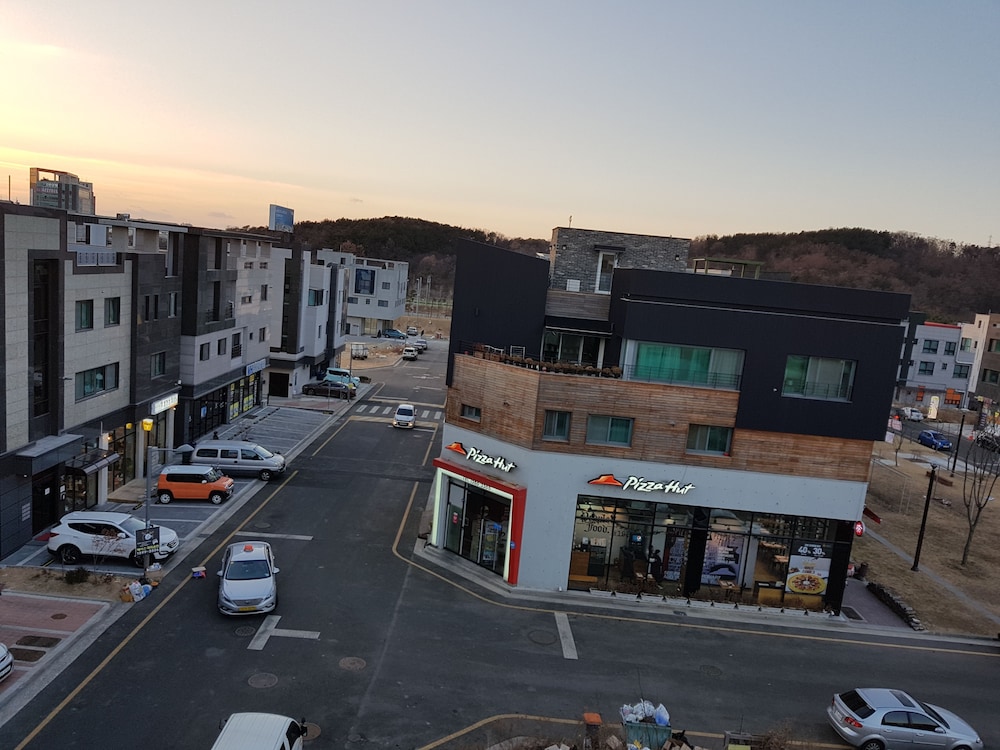 Buzz Guest House - Hostel