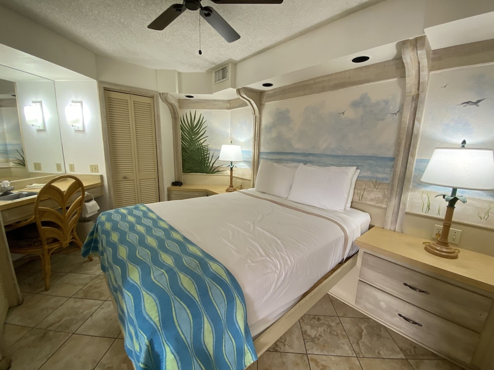 Voyager Beach Club