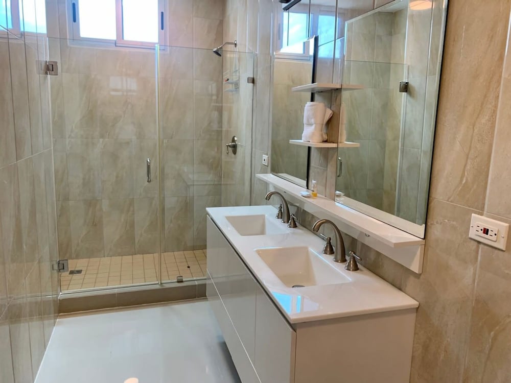East Tower - Spacious 3 Bed Apt in Costa del Este