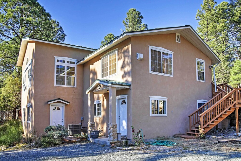 Quiet Ruidoso Hideaway - 2 Mi to Grindstone Lake! view 5