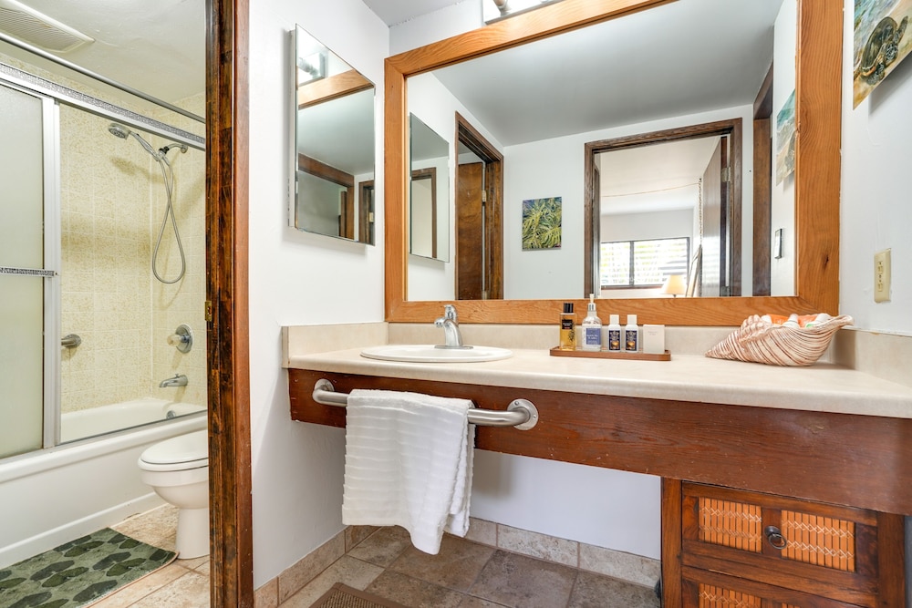 Kaunakakai Home at Molokai Shores w/ Pool!